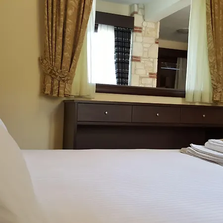 White Tennis & 아파트 *