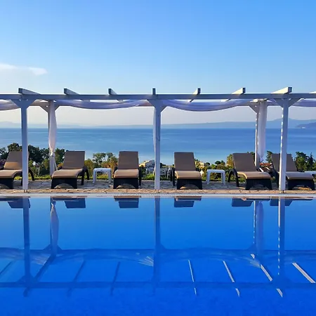 아파트 White Tennis & 페프코초리