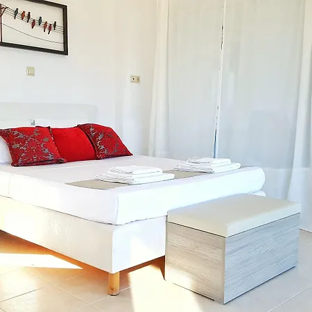 Апартаменты White Tennis & *