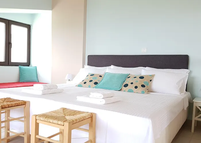 Apartment White Tennis &