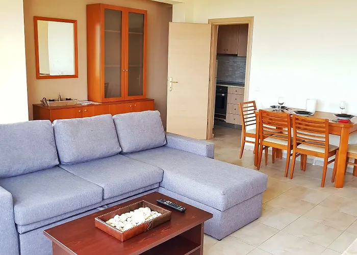 Apartment White Tennis & Pefkochori
