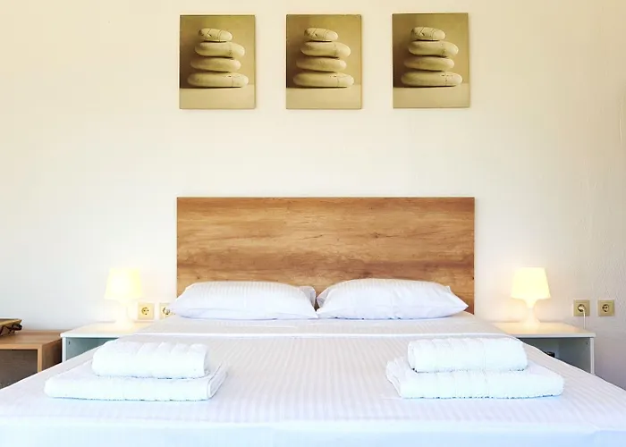 Apartment White Tennis &