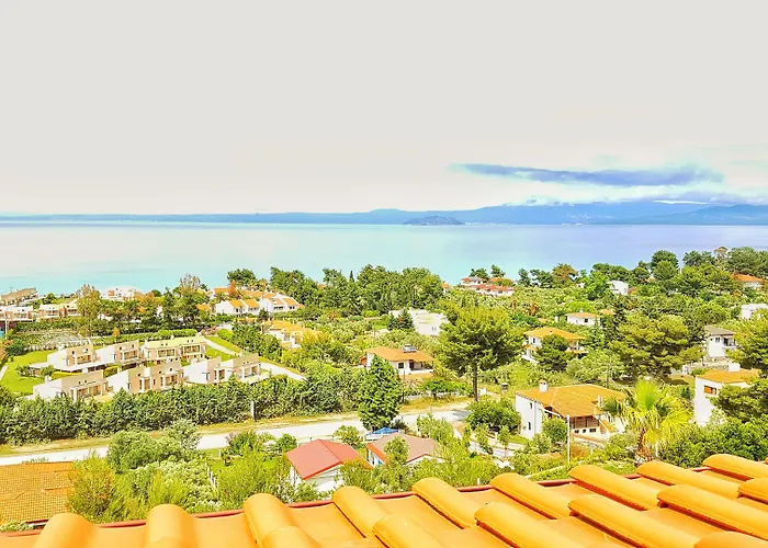 White Tennis & Apartment Pefkochori