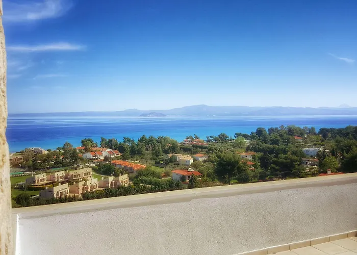 White Tennis & Apartment Pefkochori